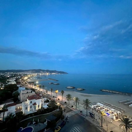 Entire Apartment , 2 Bedrooms Newly Remodeled Center Sitges Barcelona Екстер'єр фото