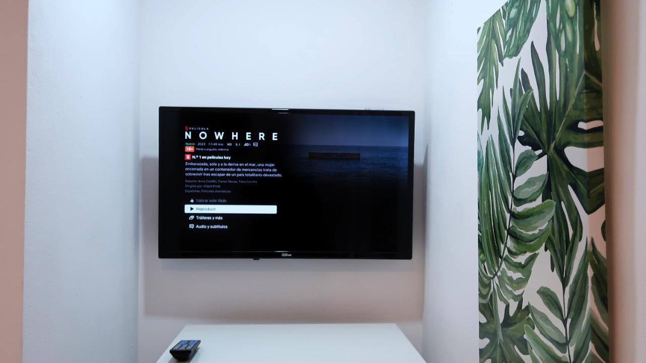Entire Apartment , 2 Bedrooms Newly Remodeled Center Sitges Barcelona Екстер'єр фото