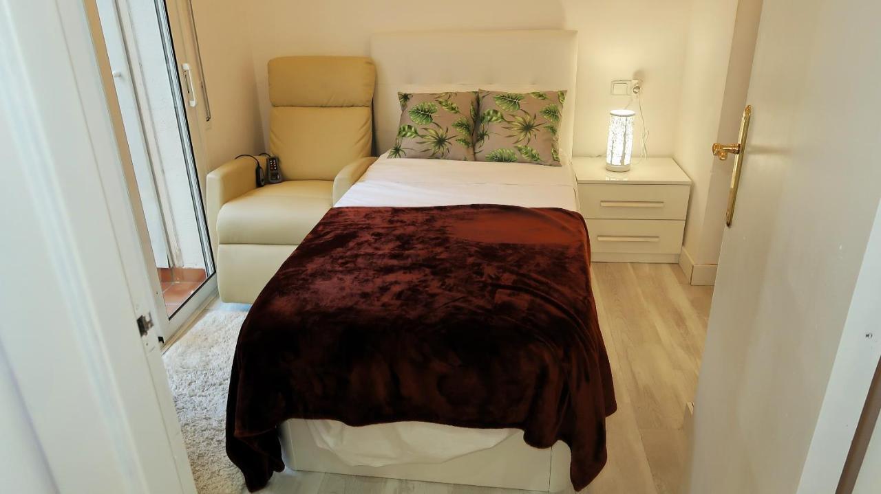 Entire Apartment , 2 Bedrooms Newly Remodeled Center Sitges Barcelona Екстер'єр фото